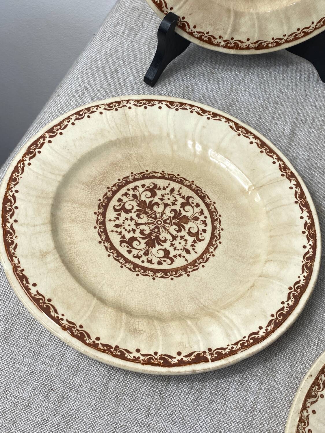 6 Gien ironstone plates