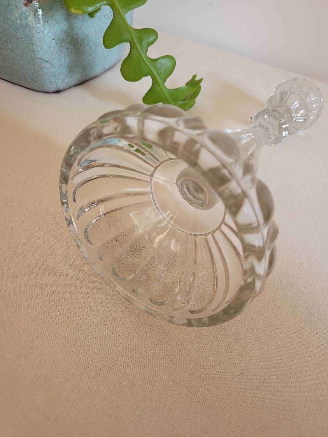 Chandelier en verre moulé