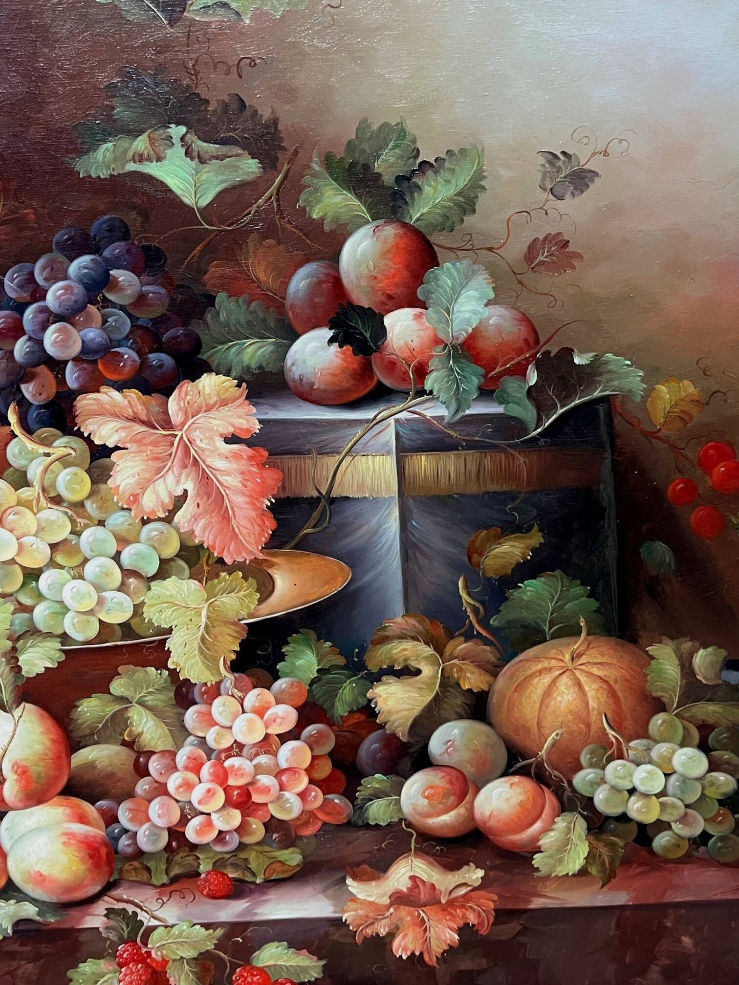 Still life with fruits. Oil on canvas. Signed.