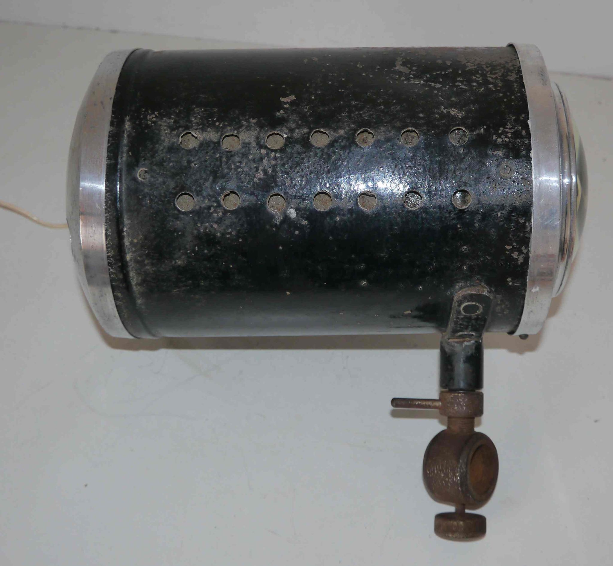 Ancien  projecteur de théâtre ou cinéma métal et aluminium