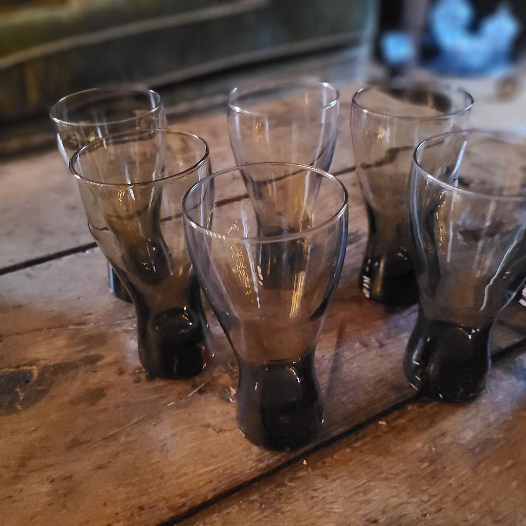 Set of 8 long drink glasses in smoked glass from the 70s – 25 cl