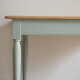 Farm table