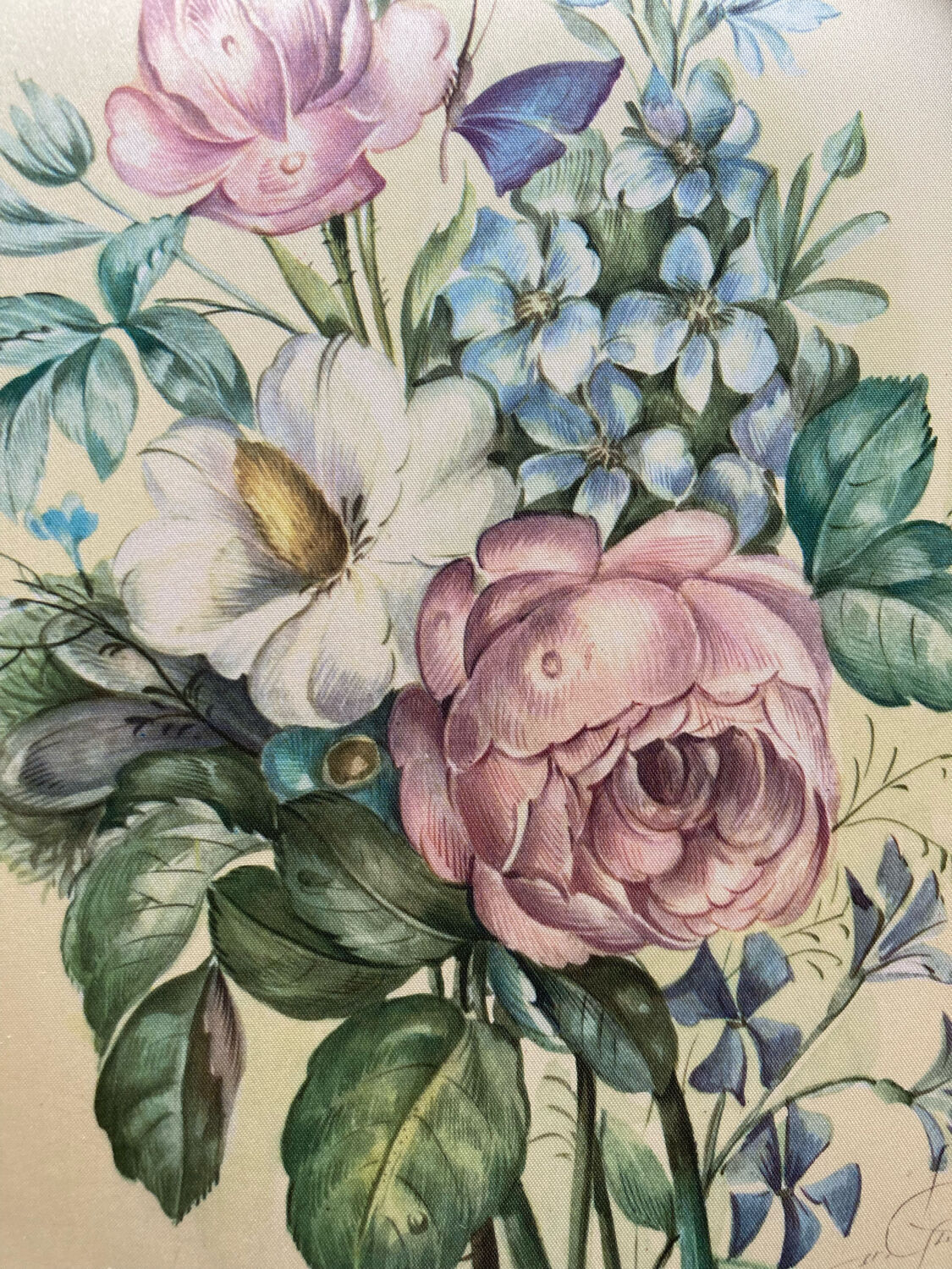 Peinture sur soie bouquet de fleurs dans cadre ovale