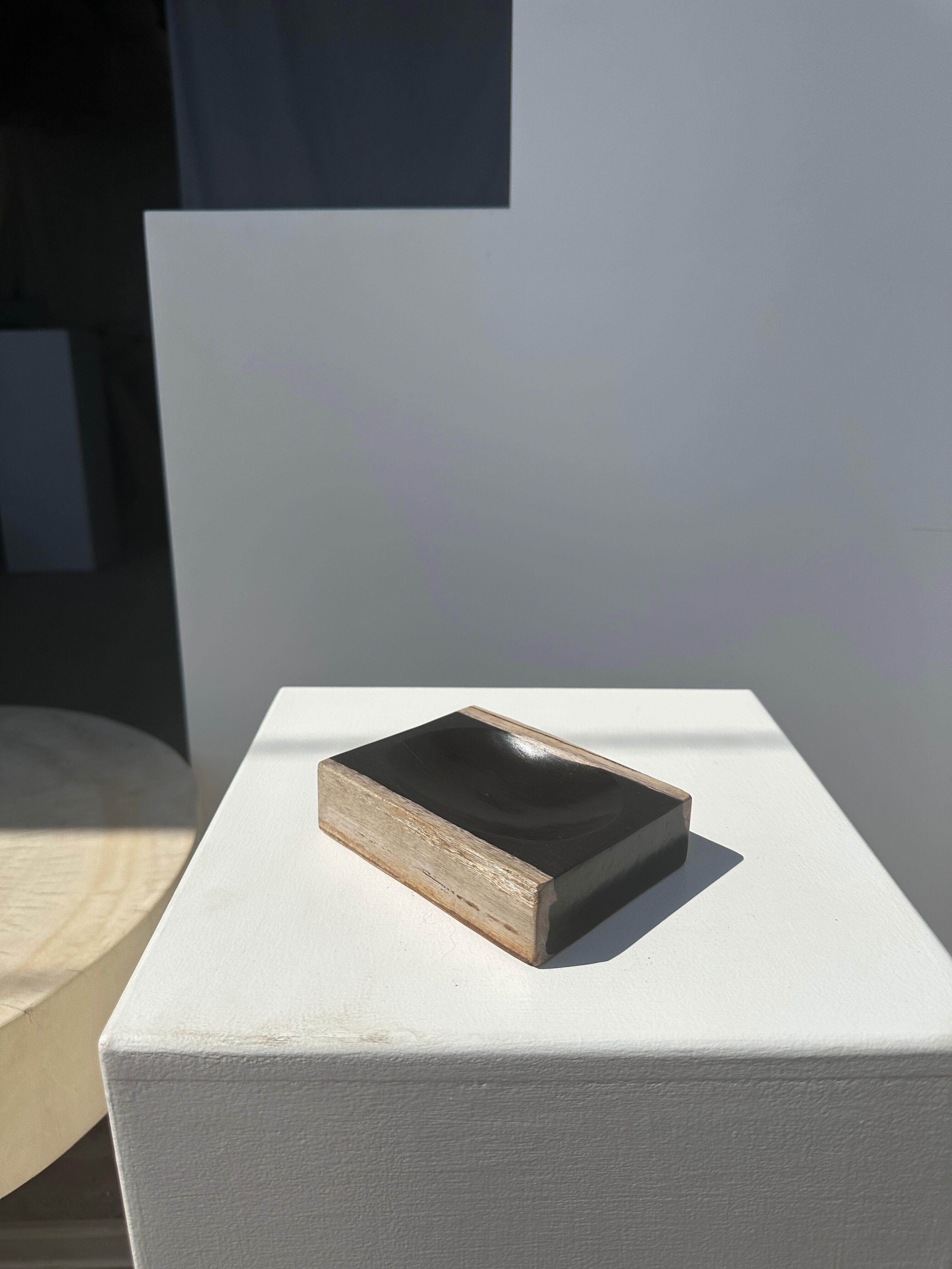 Porte savon en bois pétrifié bandes blanches de chaque côté