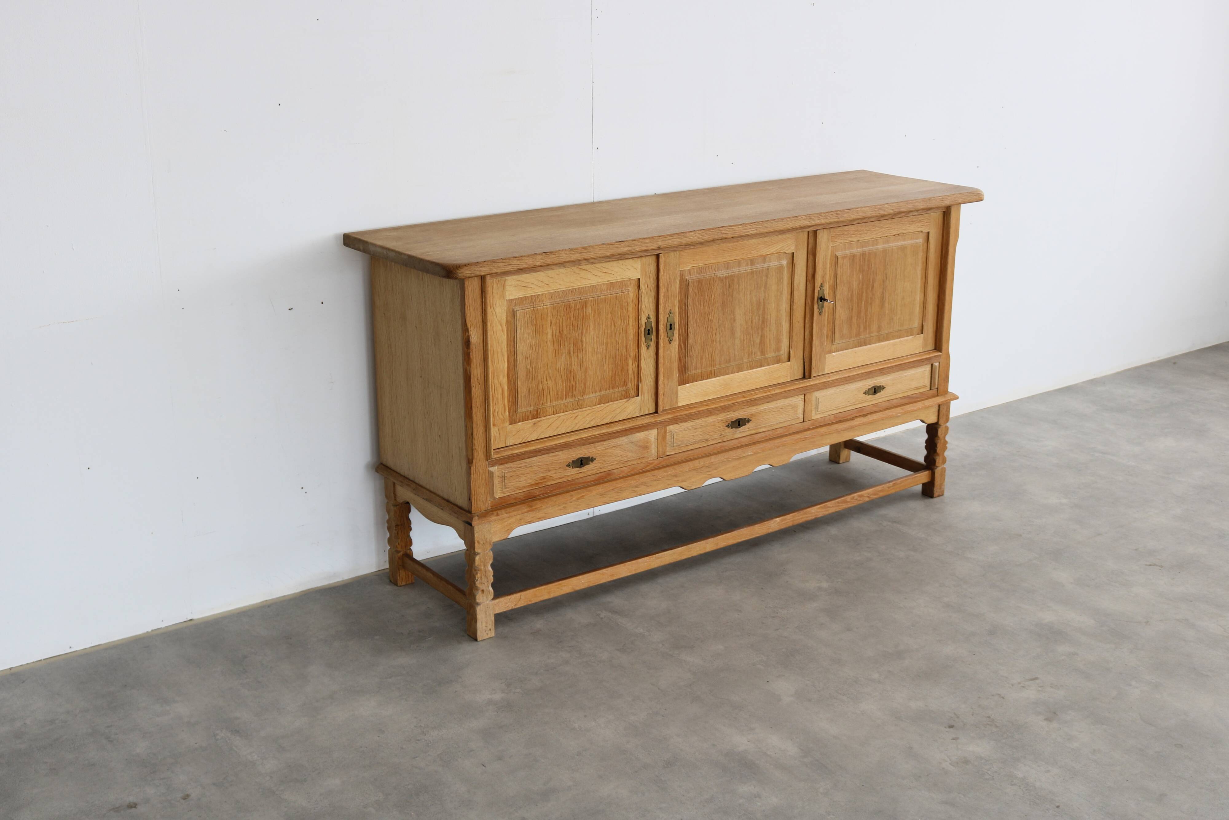 brutalist sideboard | oak | sideboard | 60s | Danish (2)
