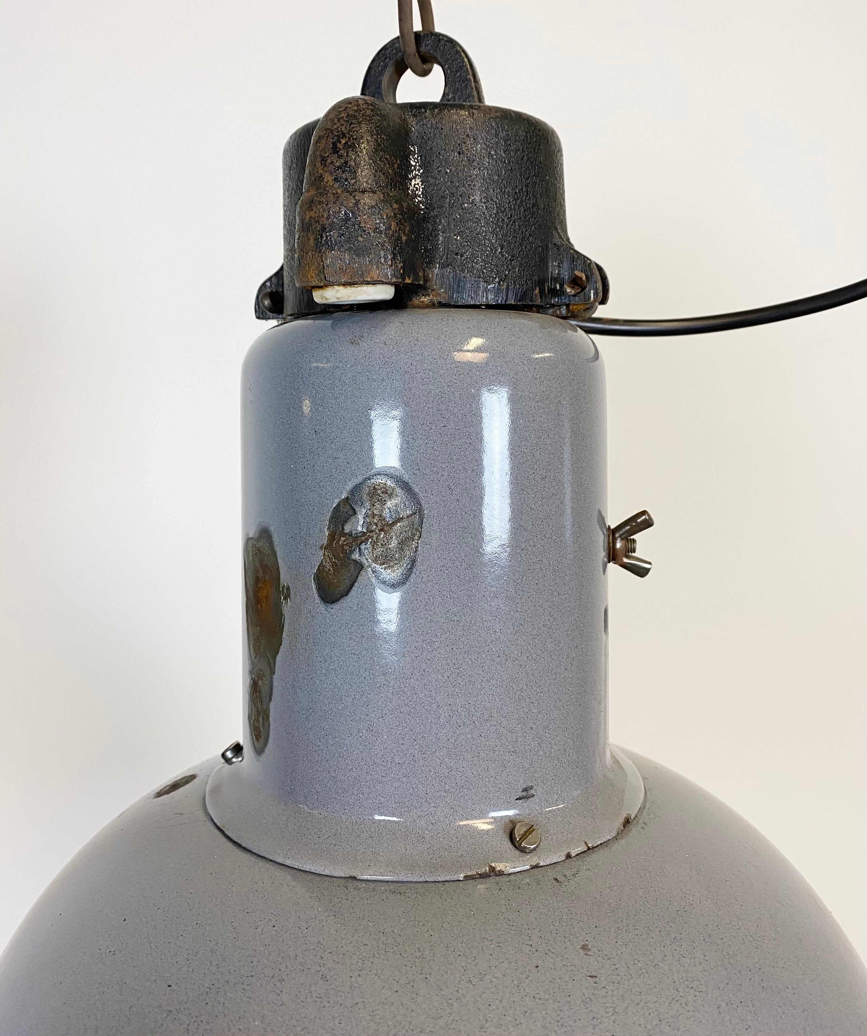 Industrial grey enamel hanging bauhaus lamp, 1930s
