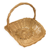 Natural wicker presentation basket