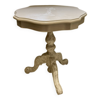 Chic and romantic table