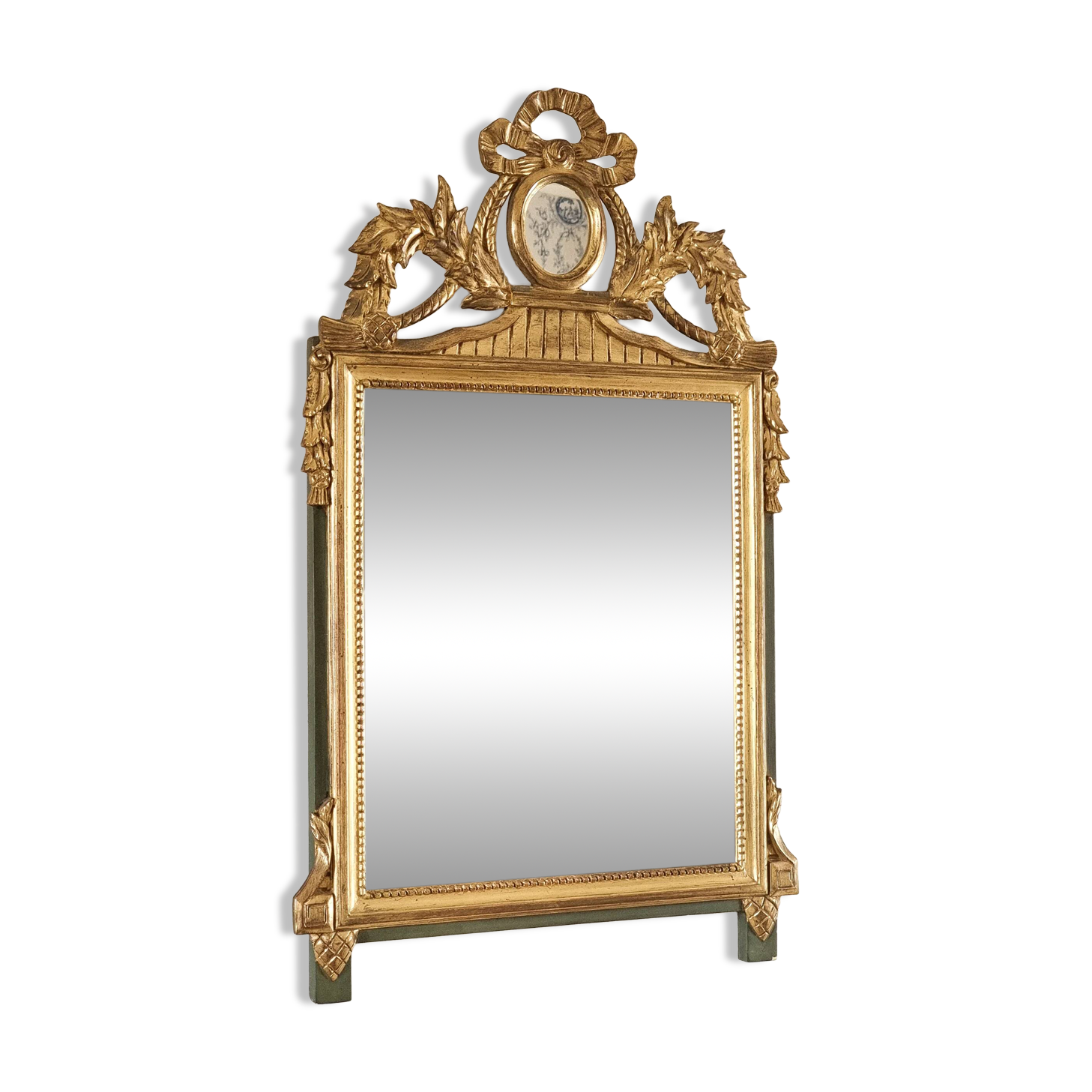 The Louis XVI - pediment mirror