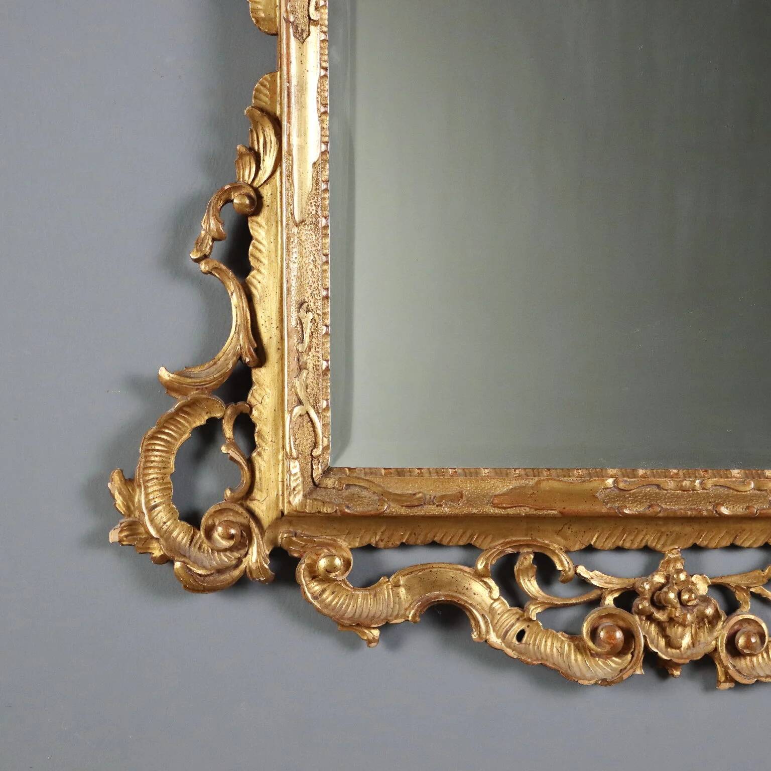 Antique baroque mirror in carved and gilded wood, Italy, 20th century