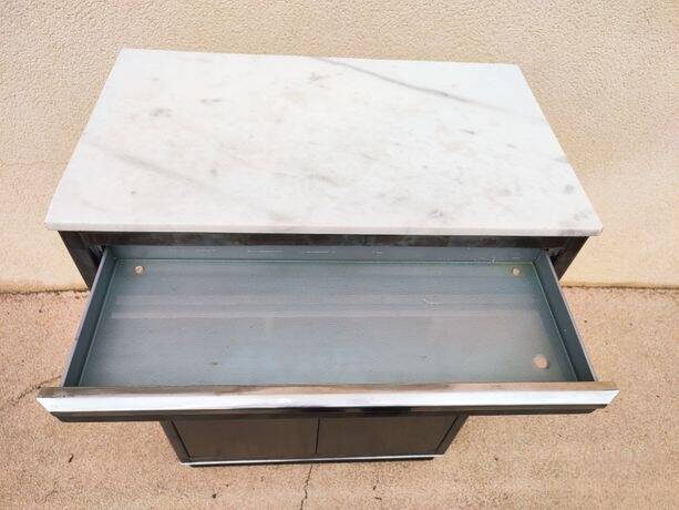 Vintage dentist furniture – Industrial style, steel, marble, ideal for lofts and workshops.