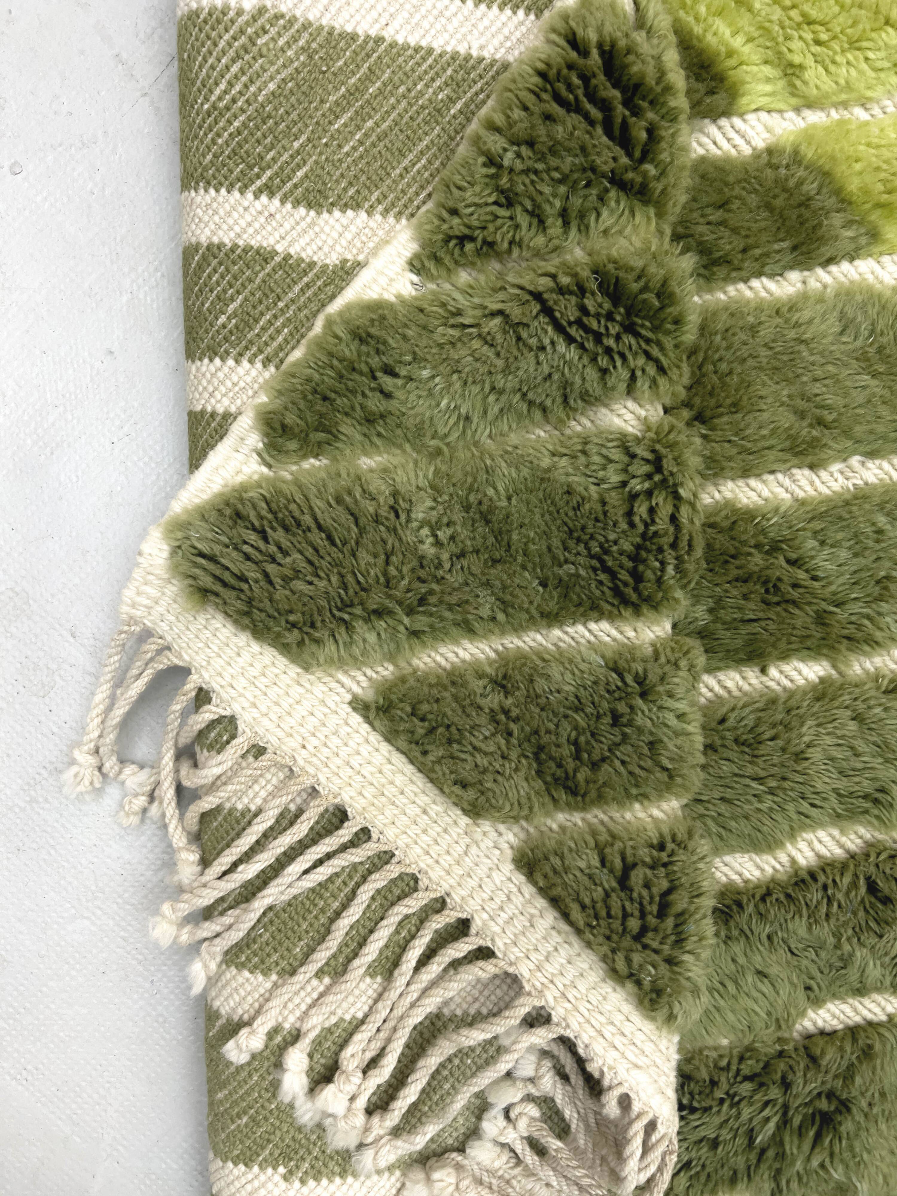 Tapis berbère marocain M'rirt bicolore vert 2,91x2,04m