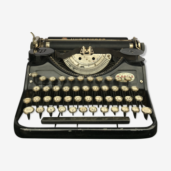Underwood typewriter "standard portable typewriter"