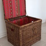 Wicker trunk
