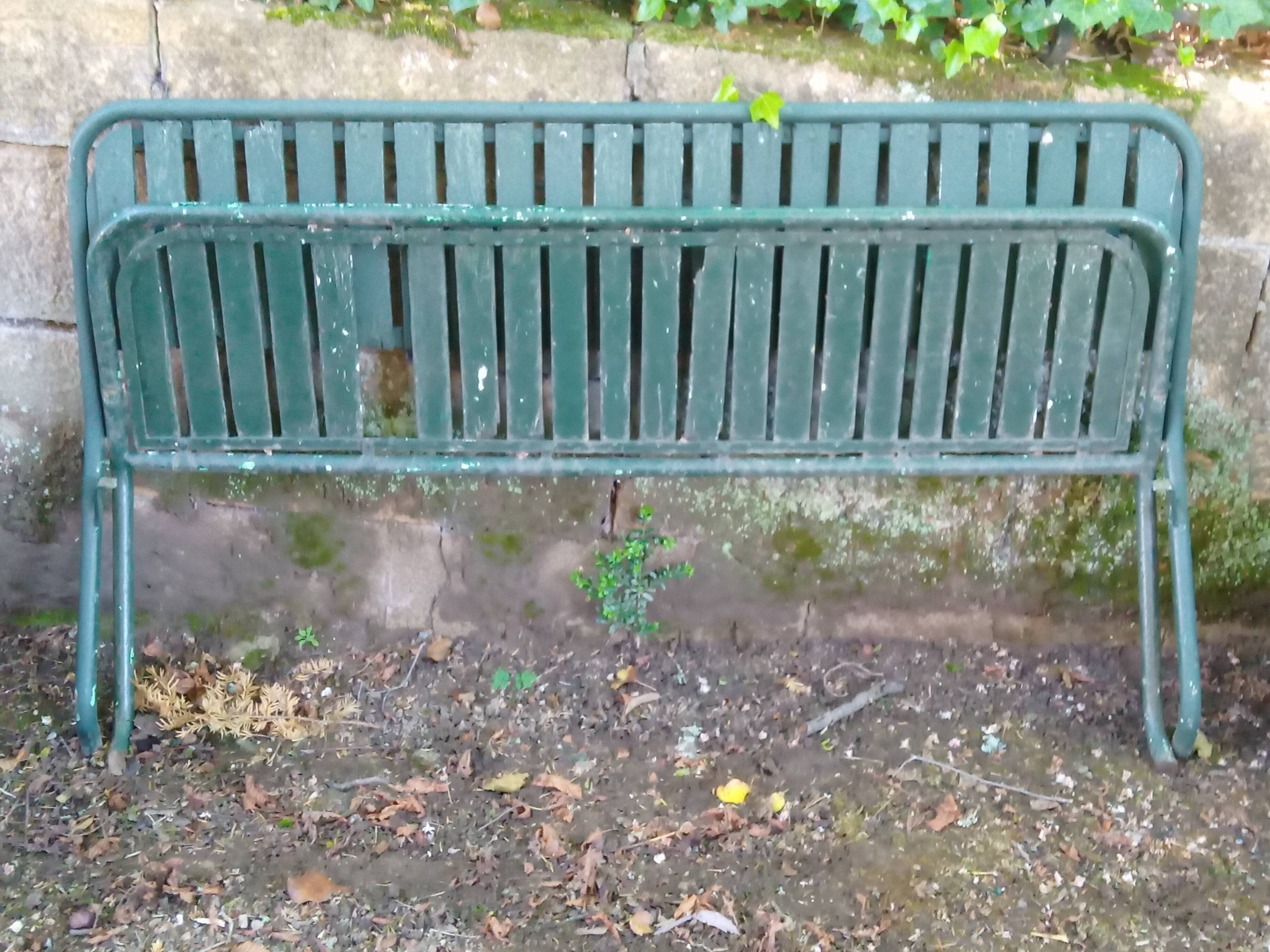 Folding garden bench