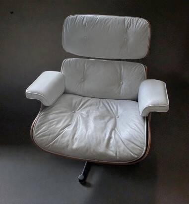 Charles and Ray Eames & Mobilier International - White leather lounge chair and rosewood