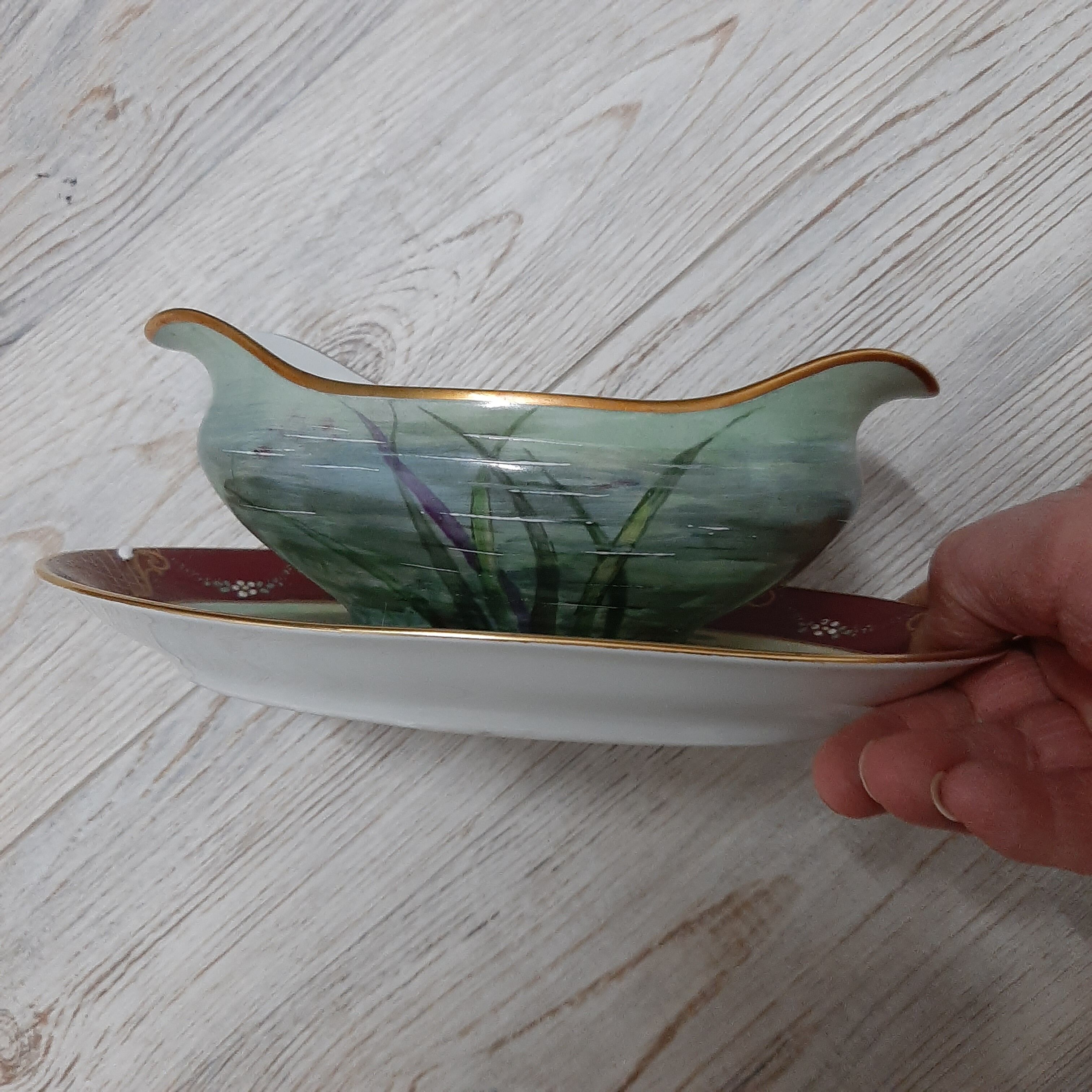 Gravy boat