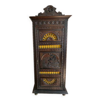 Old Breton bonnetière