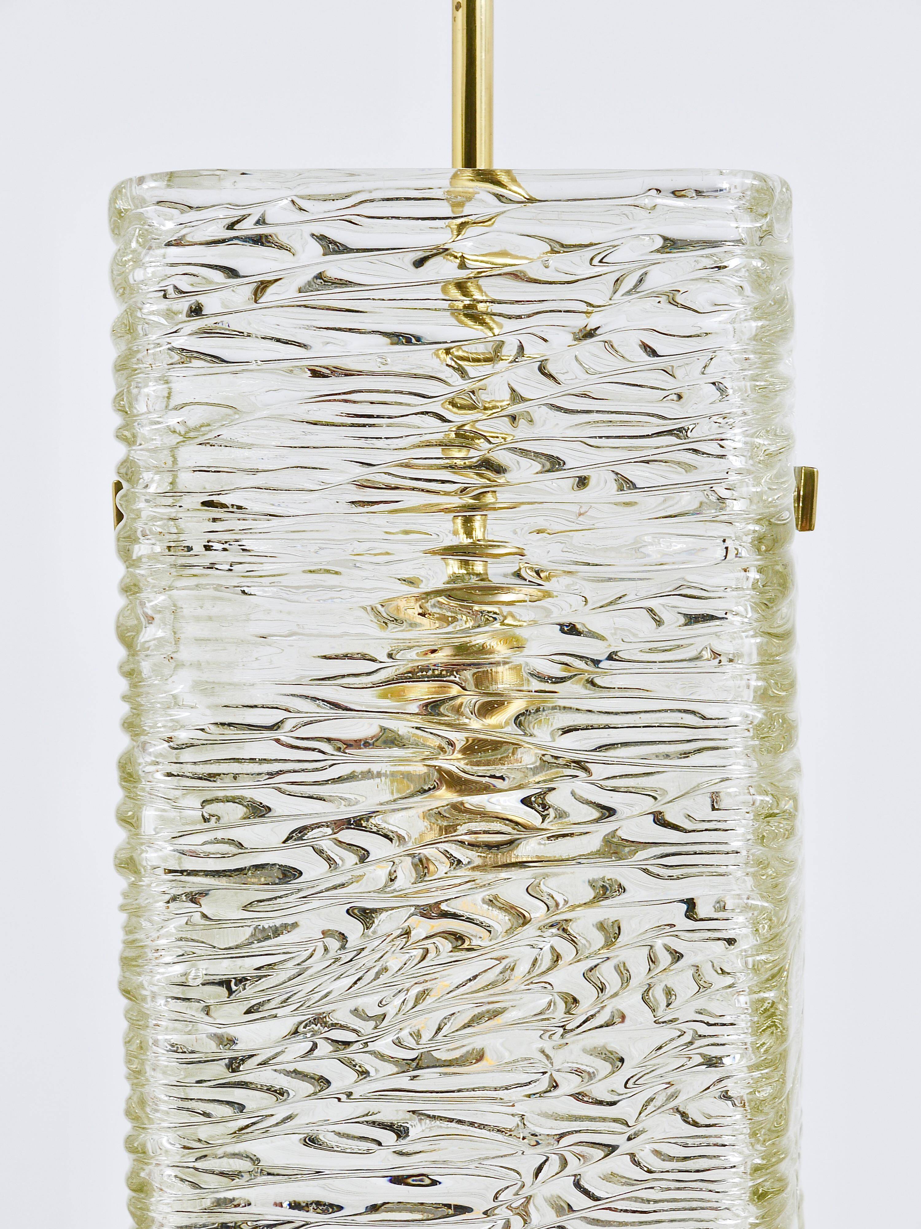 J.T. Kalmar Lustre Rectangulaire en Verre Texturé et Laiton, Suspension, Années 1950