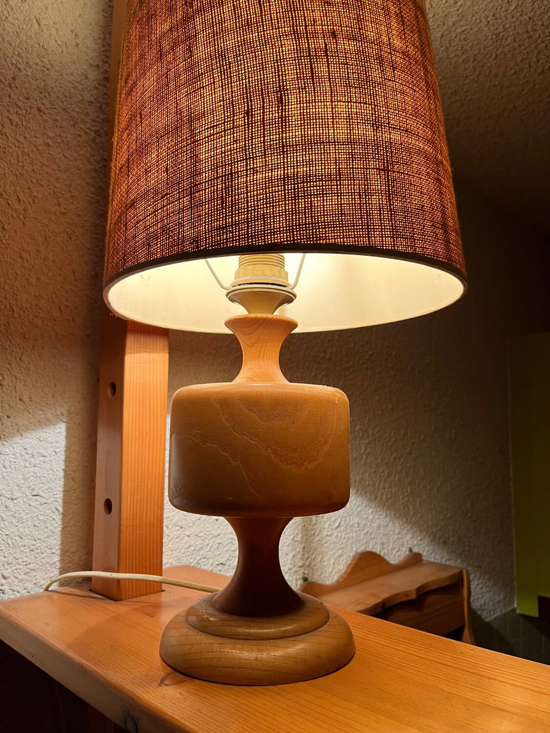 Vintage turned wood lamp – 70s chalet style