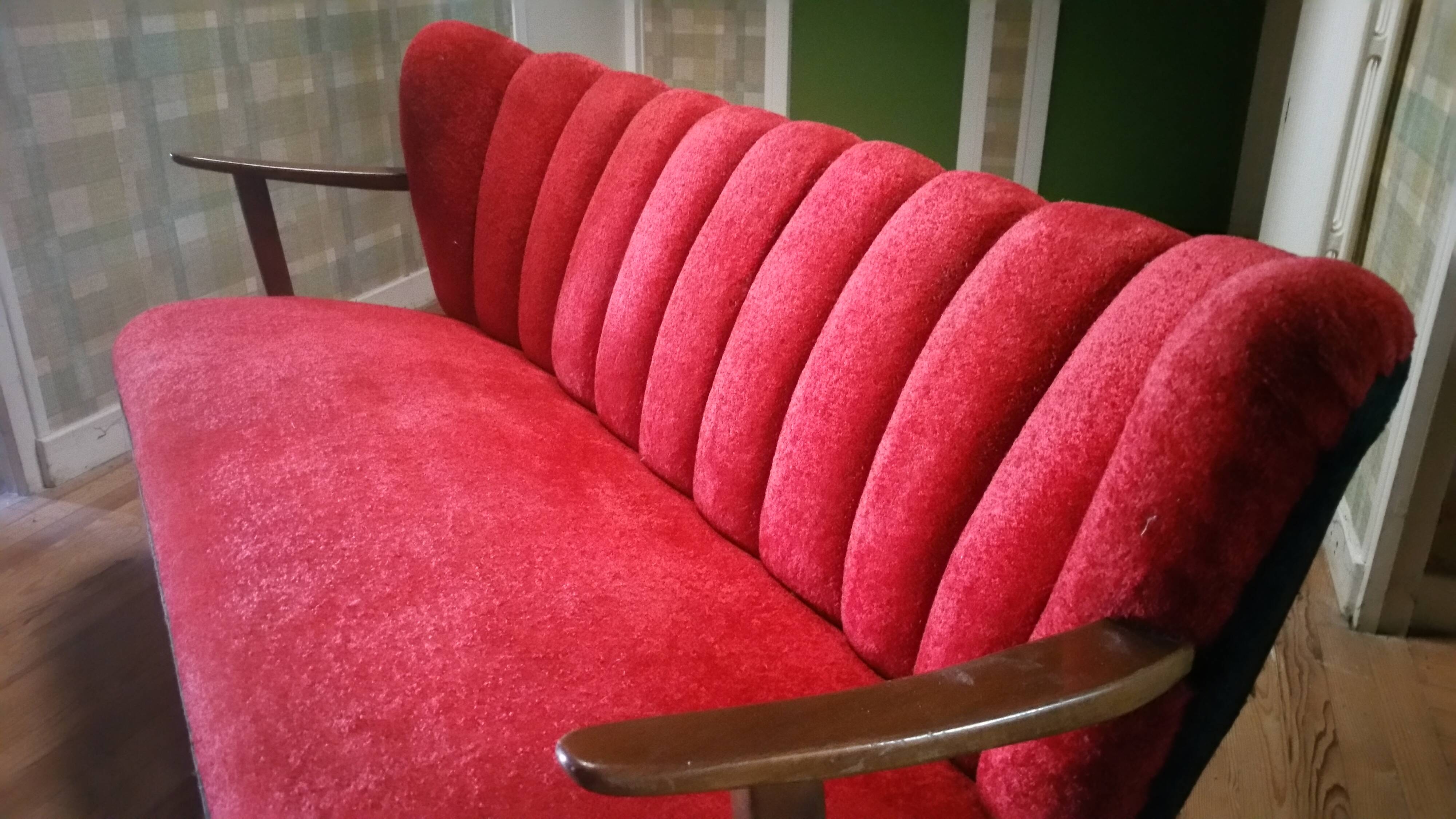 Scandinavian cocktail sofa red bi color, years 50 60 plush red black