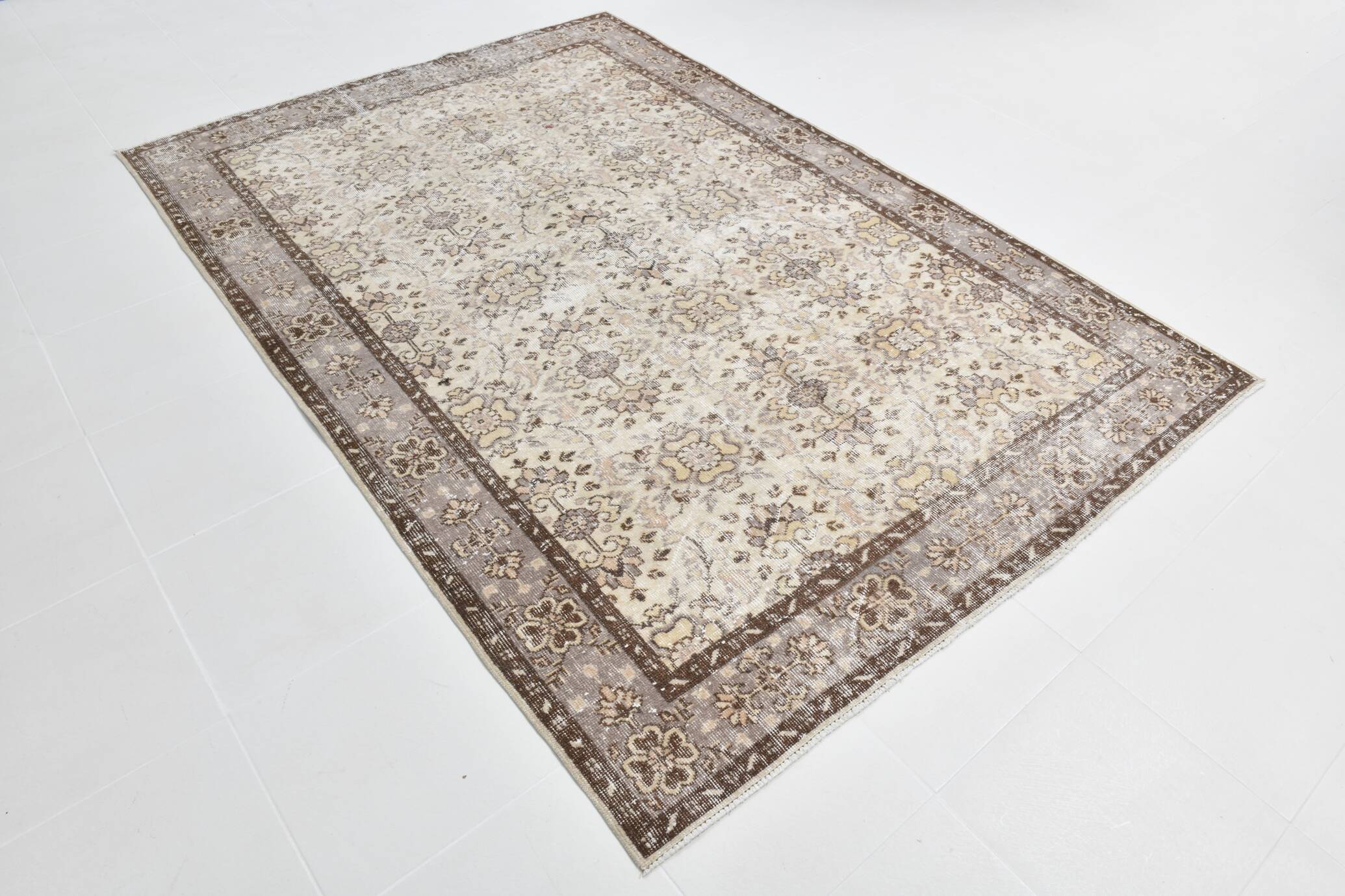 Vintage Brown & Beige Floral Bordered Rug, 184x268Cm
