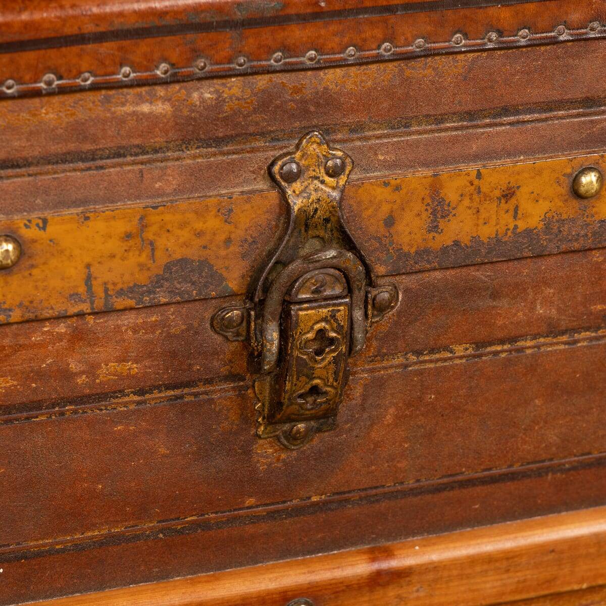 Coffre de voyage en cuir victorien antique du 19e siècle vers 1870