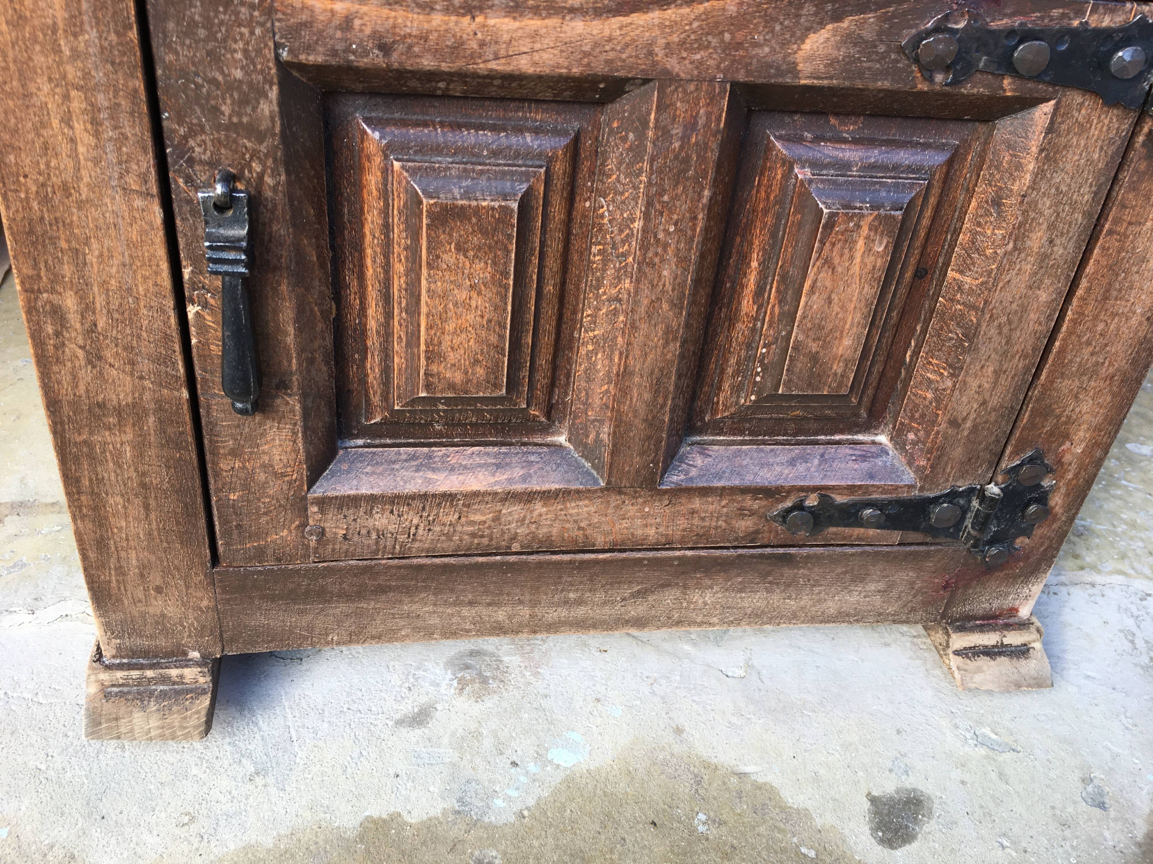 Breton style bedside