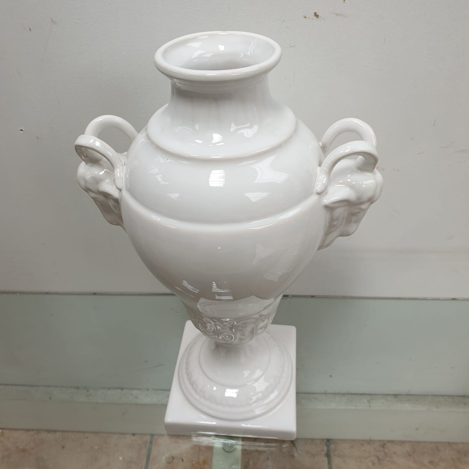 Large white St Clement Cermal Vase