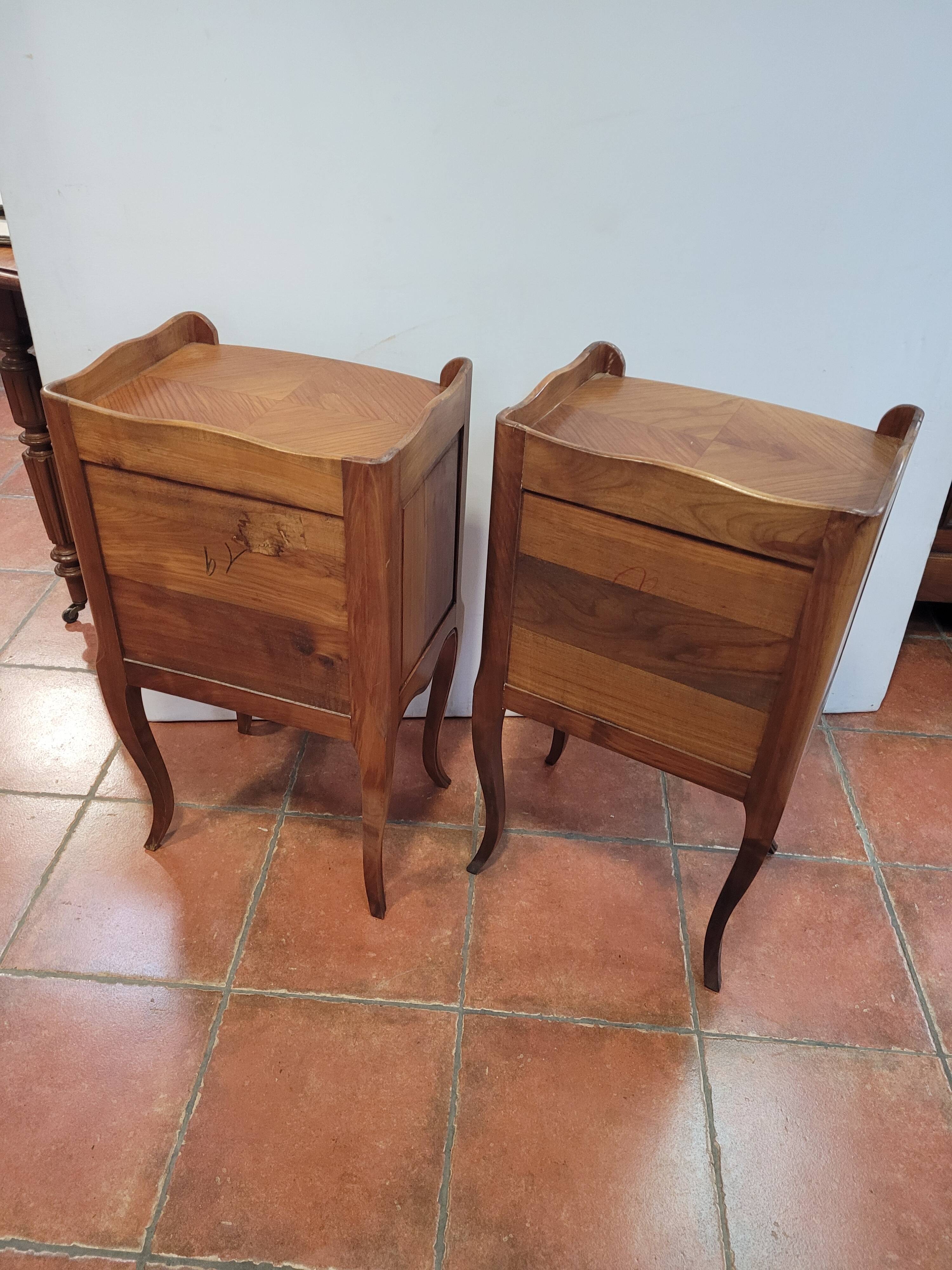Paire tables de chevet en merisier