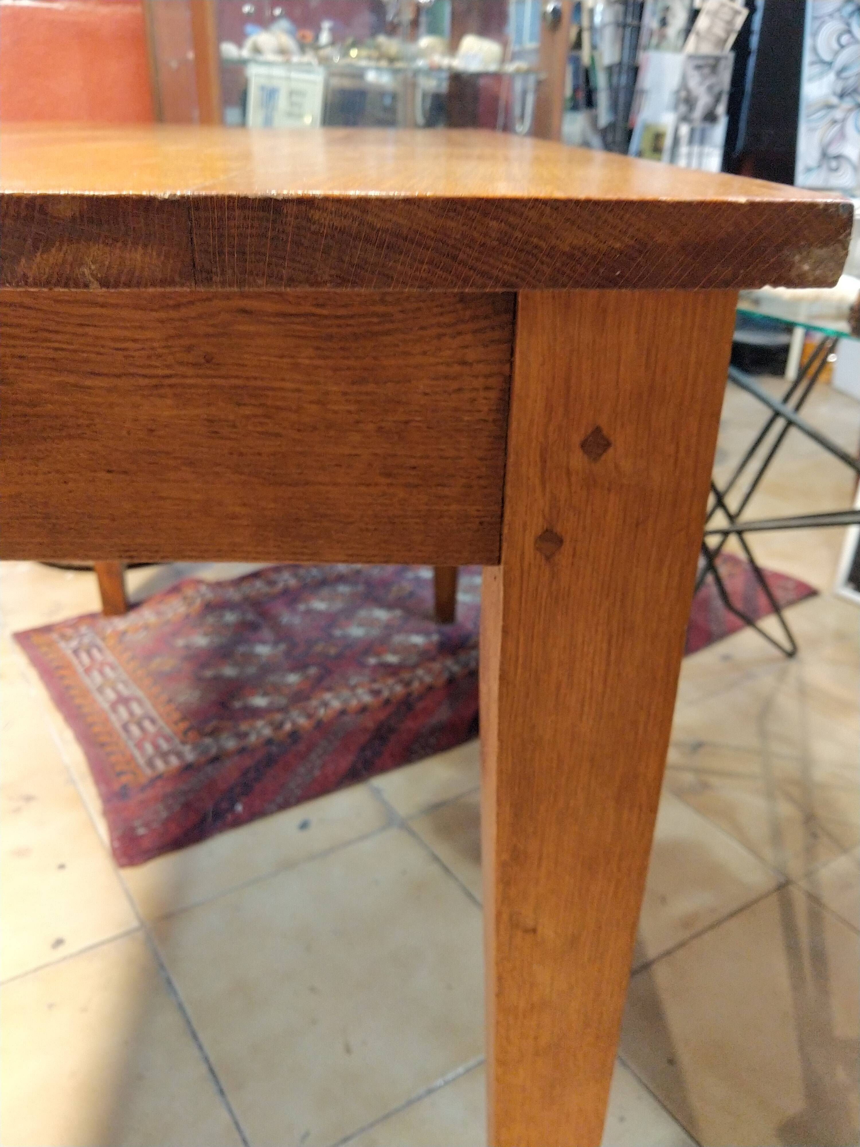 Farm table