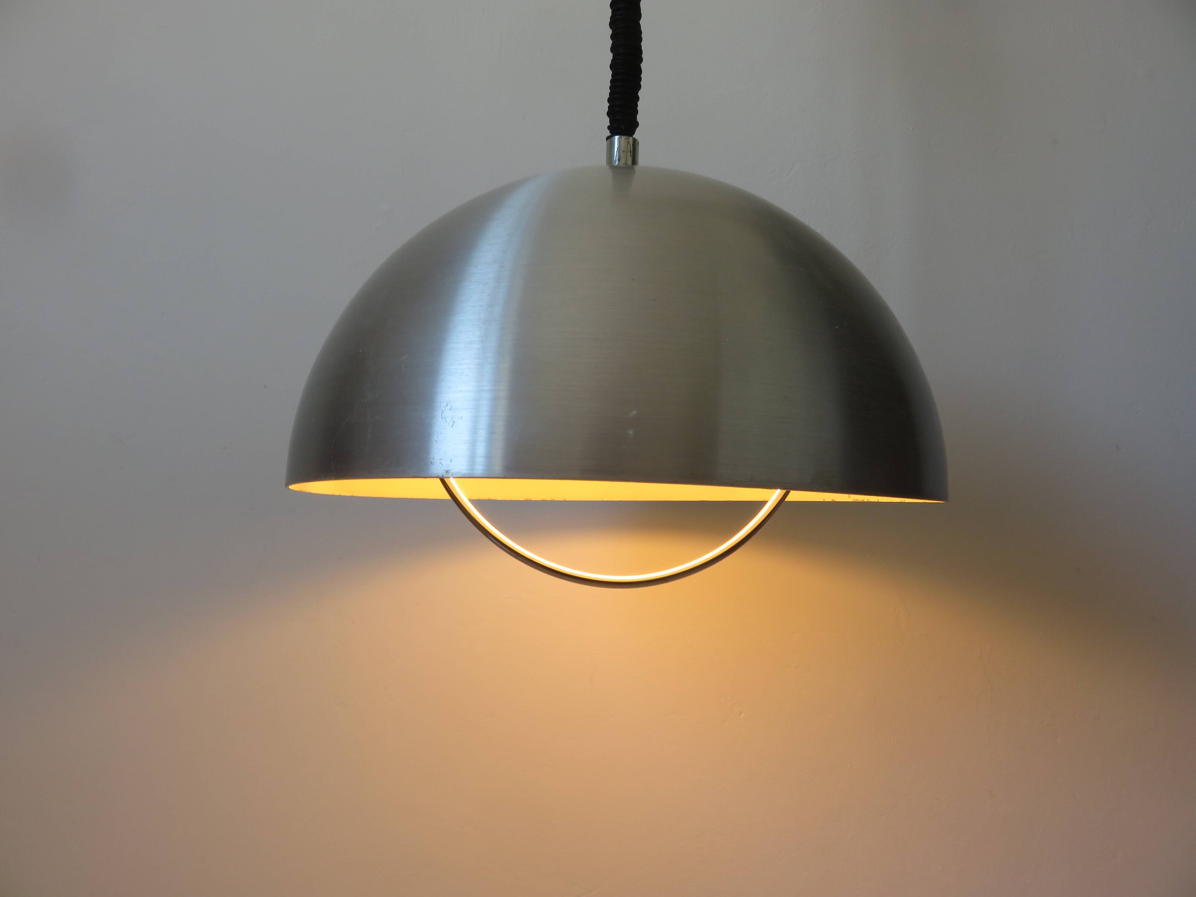 Suspension vintage monte et baisse en aluminium typique 1970