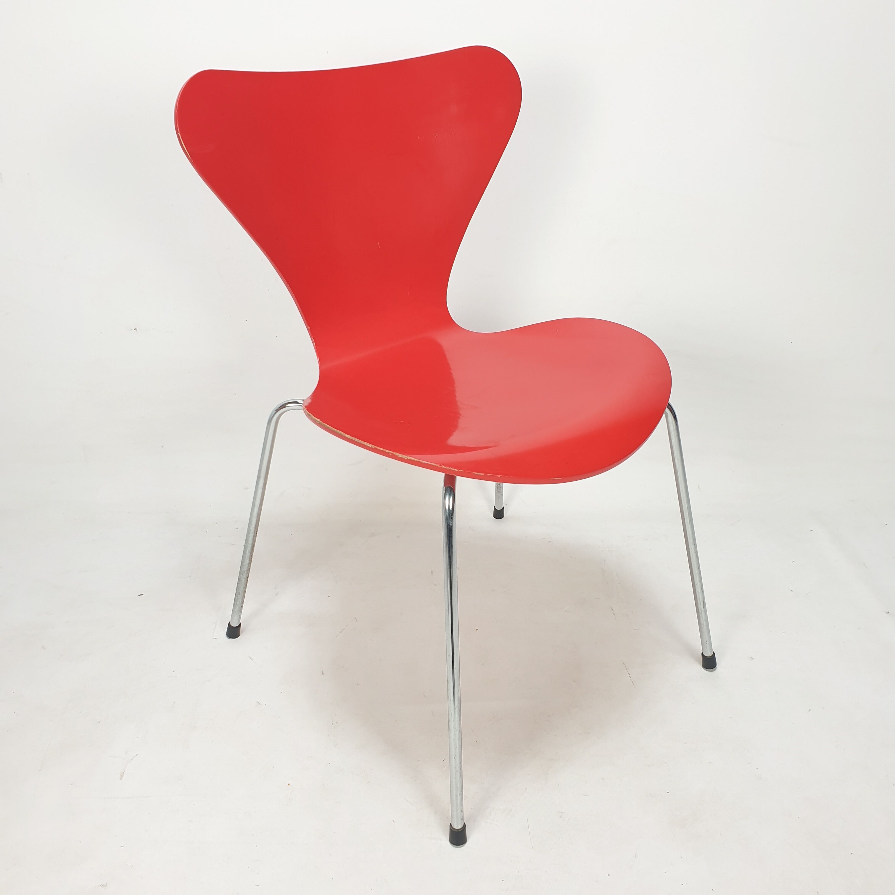 Set of 6 chairs "model 7" Arne Jacobsen for Fritz Hansen, Denmark, 1991