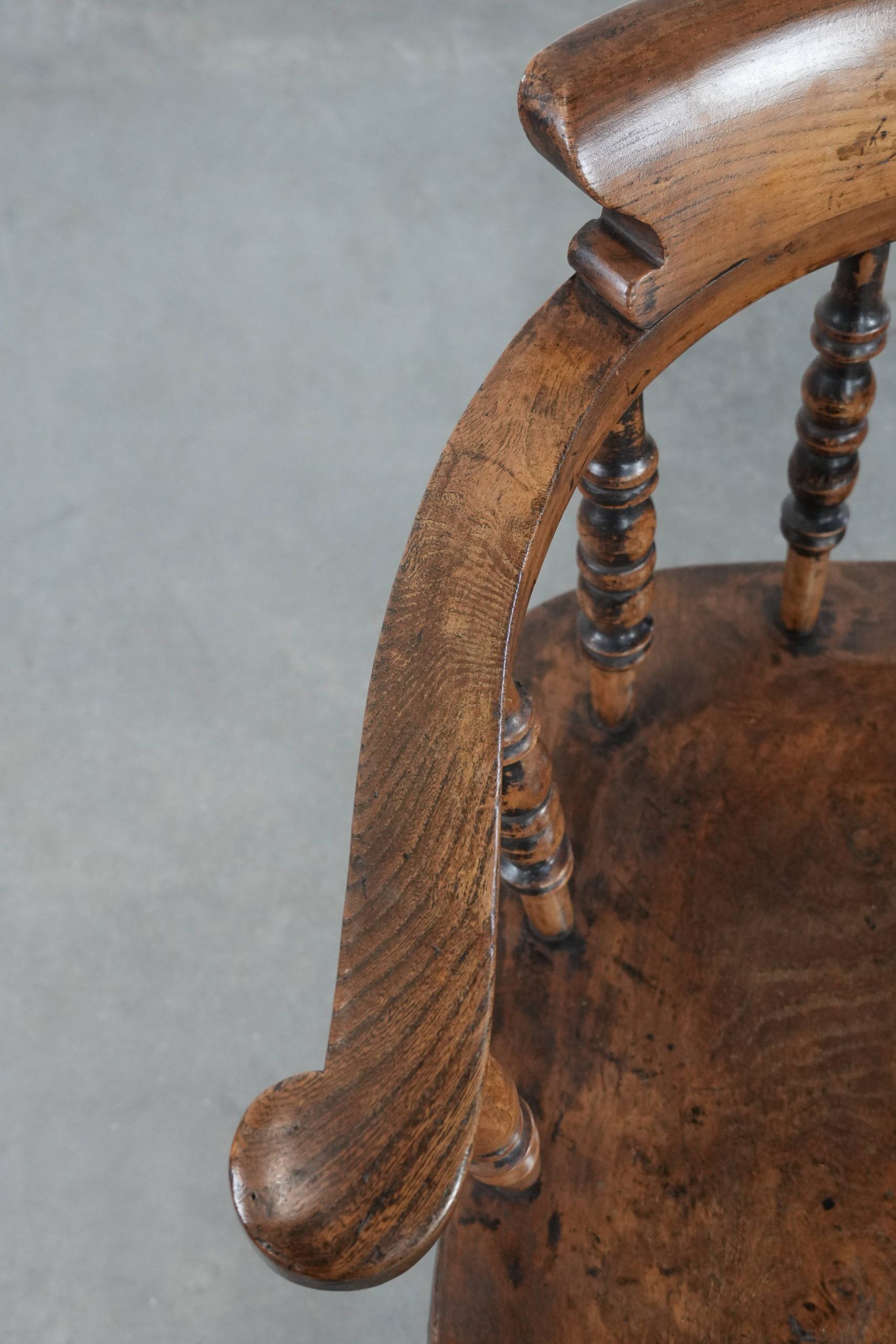 Antique English captain's chair/ desk chair from the early 19th century