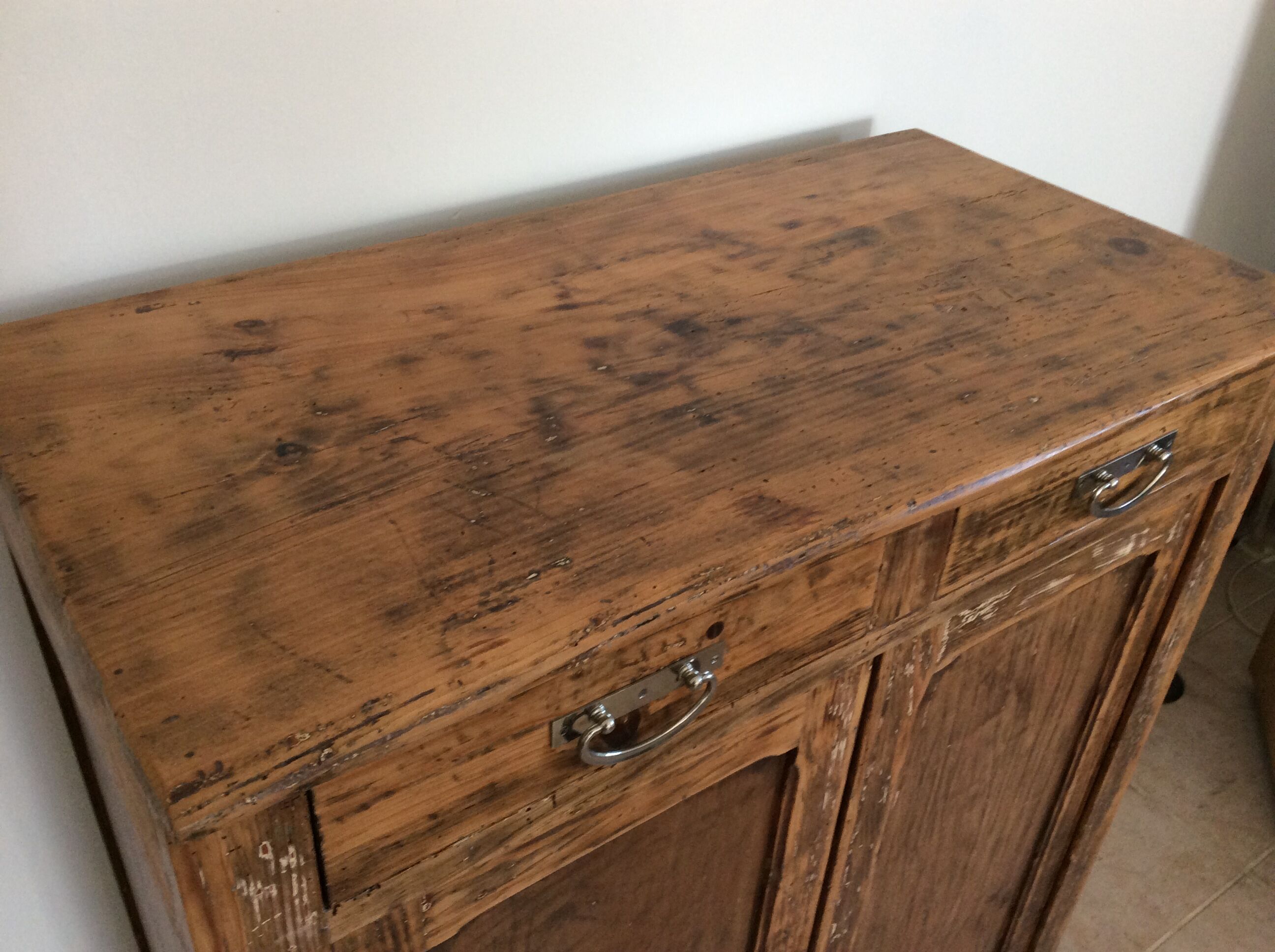 Parisian buffet two drawers two shelves and lock
