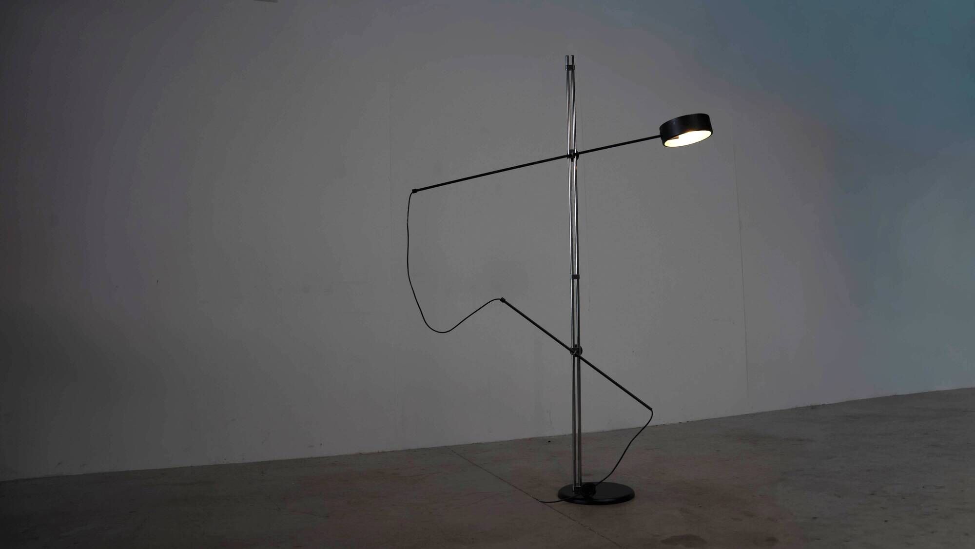 Lampe de sol architecturale par Reggiani