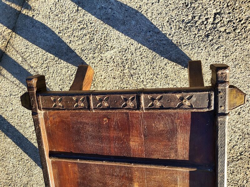 Coffee table in metal and copper wood