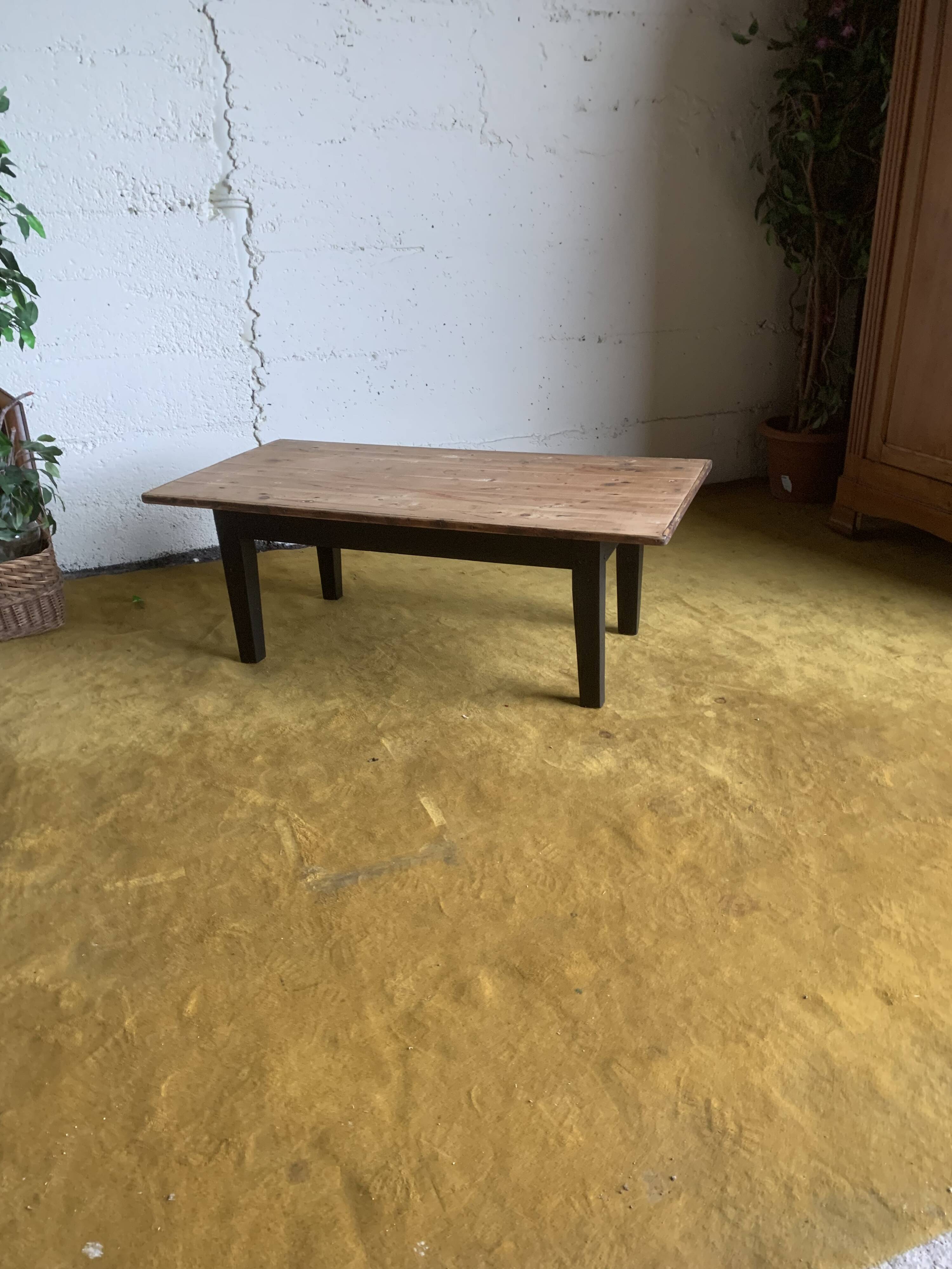 Country coffee table