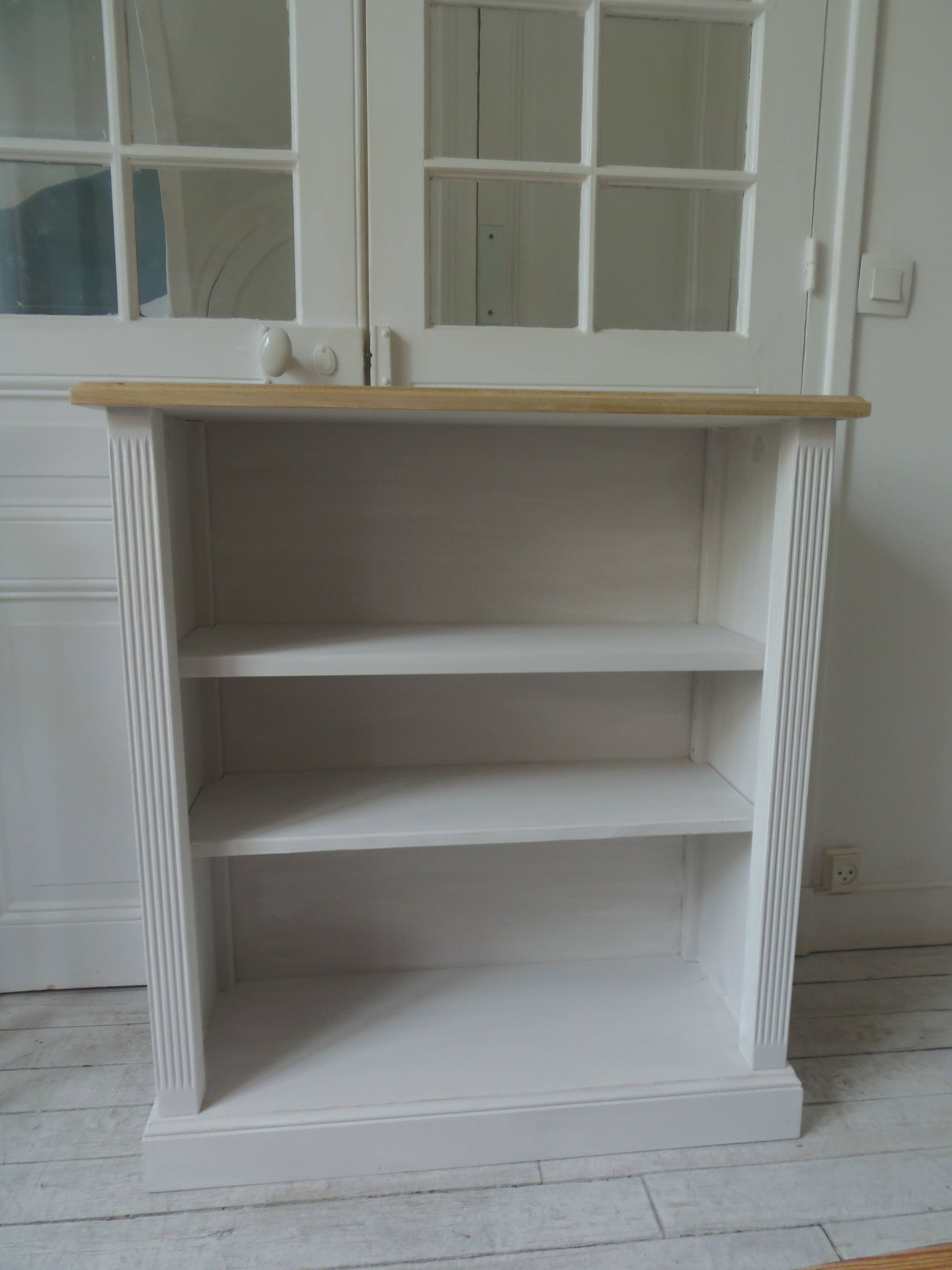 Re-enchanted bookcase in pearl gray, light oak waxed top.
