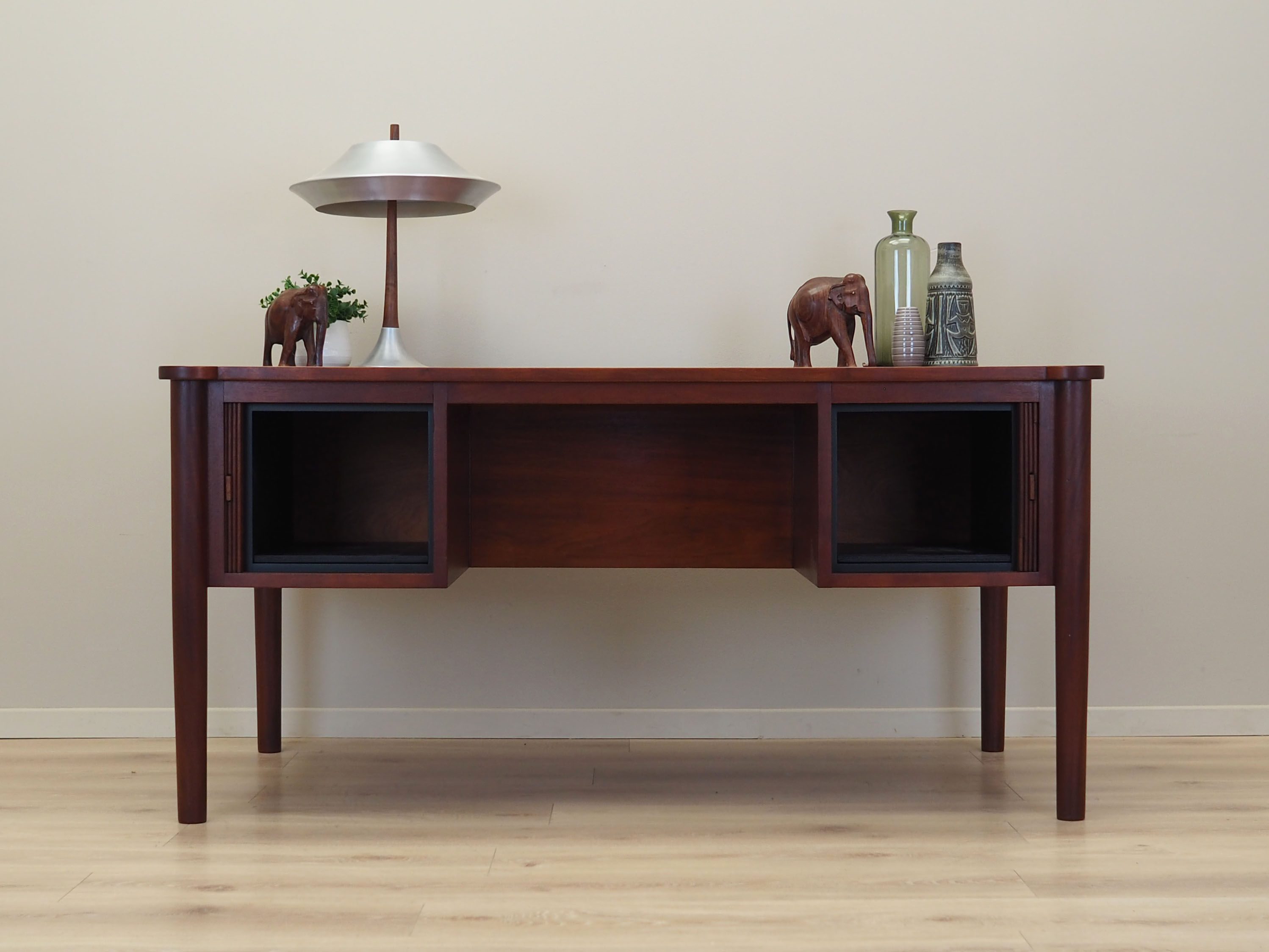 Bureau en teck, design danois, années 1970, production: Danemark