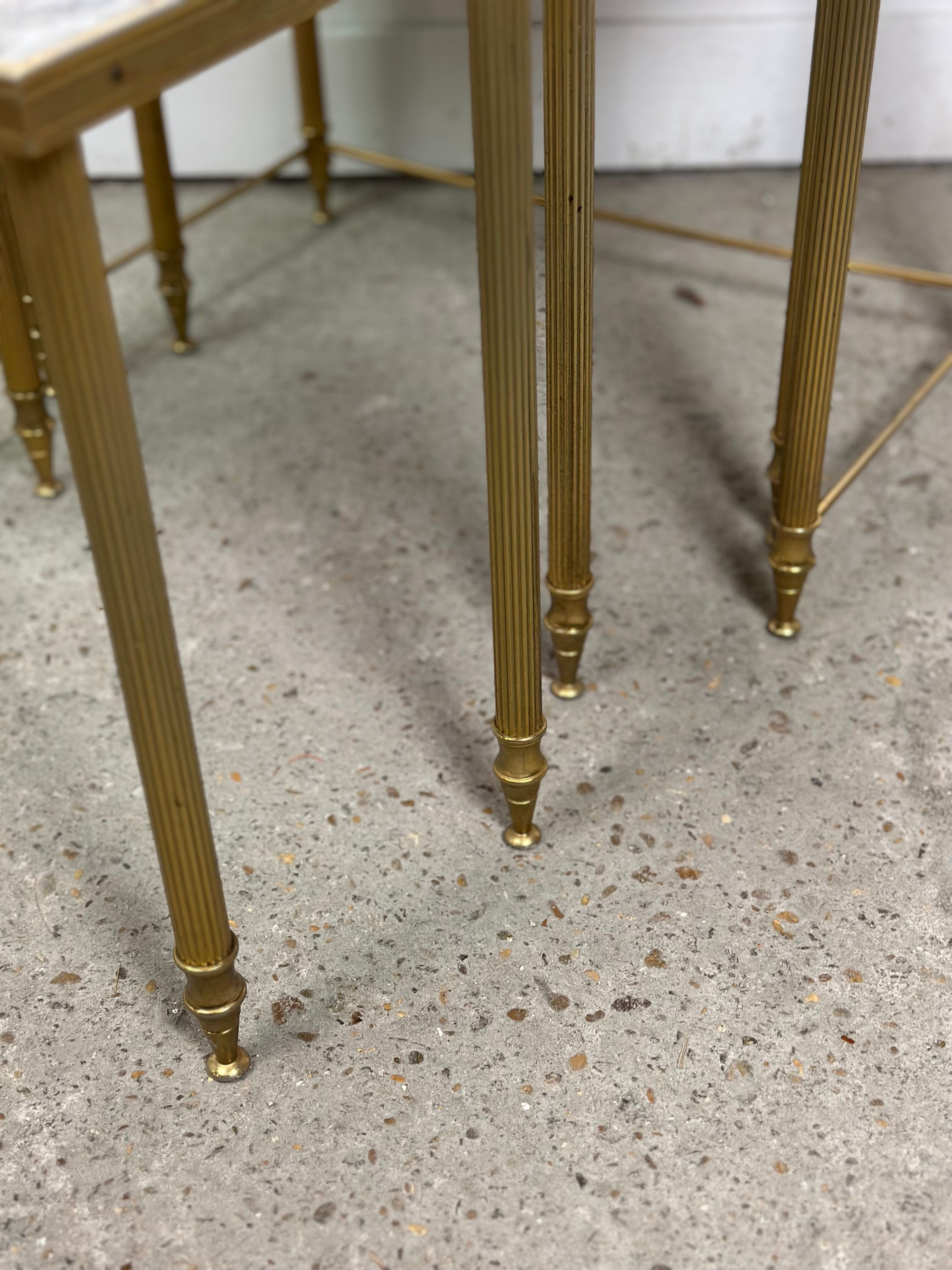Vintage 70'S nesting table in moiré glass and brass