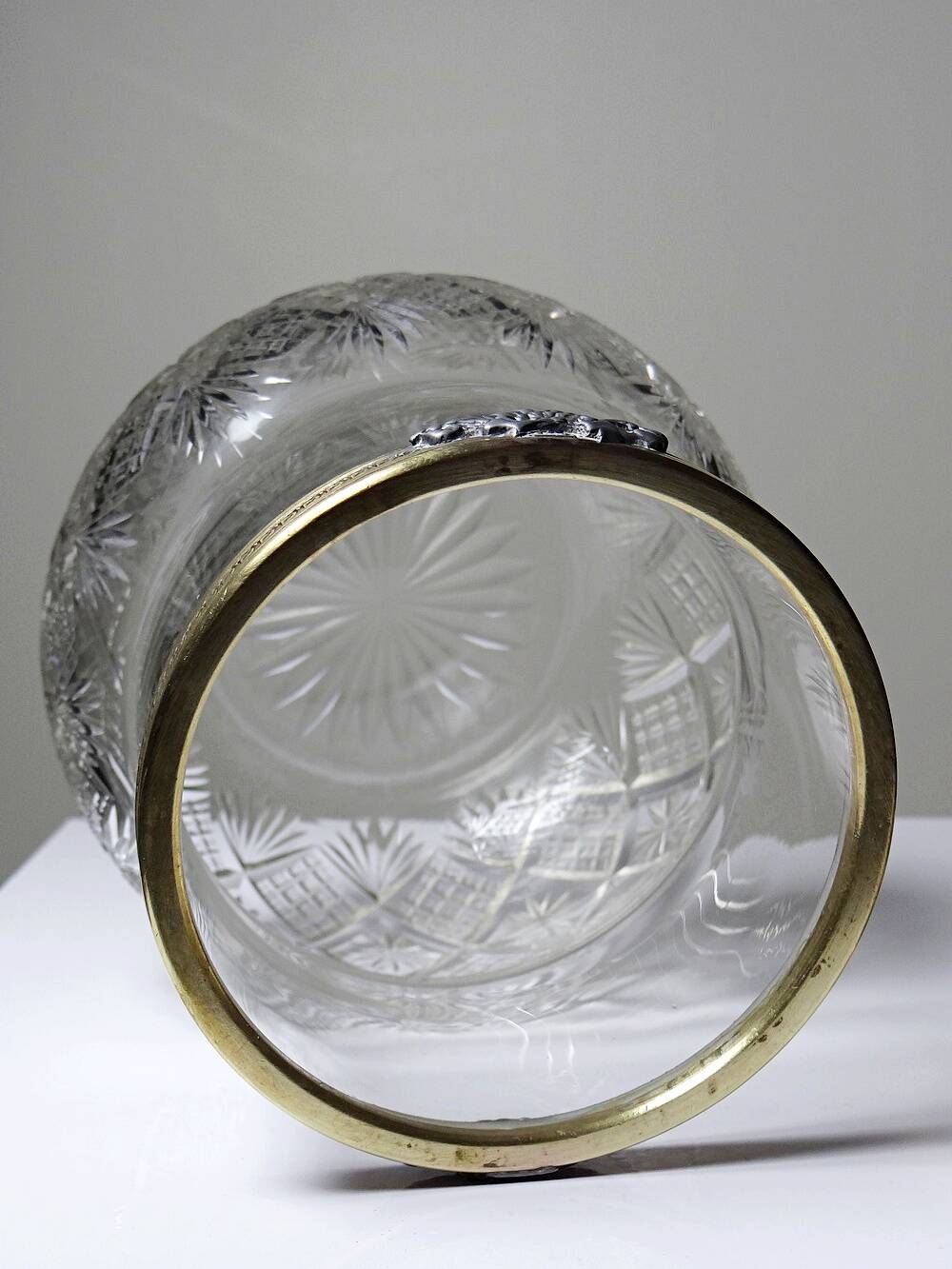 Ancien pot à biscuits style cristal taillé et métal