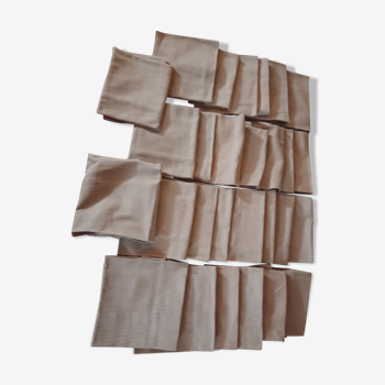 28 serviettes