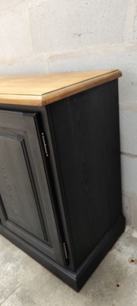 Craft furniture black patina two doors and eight drawers