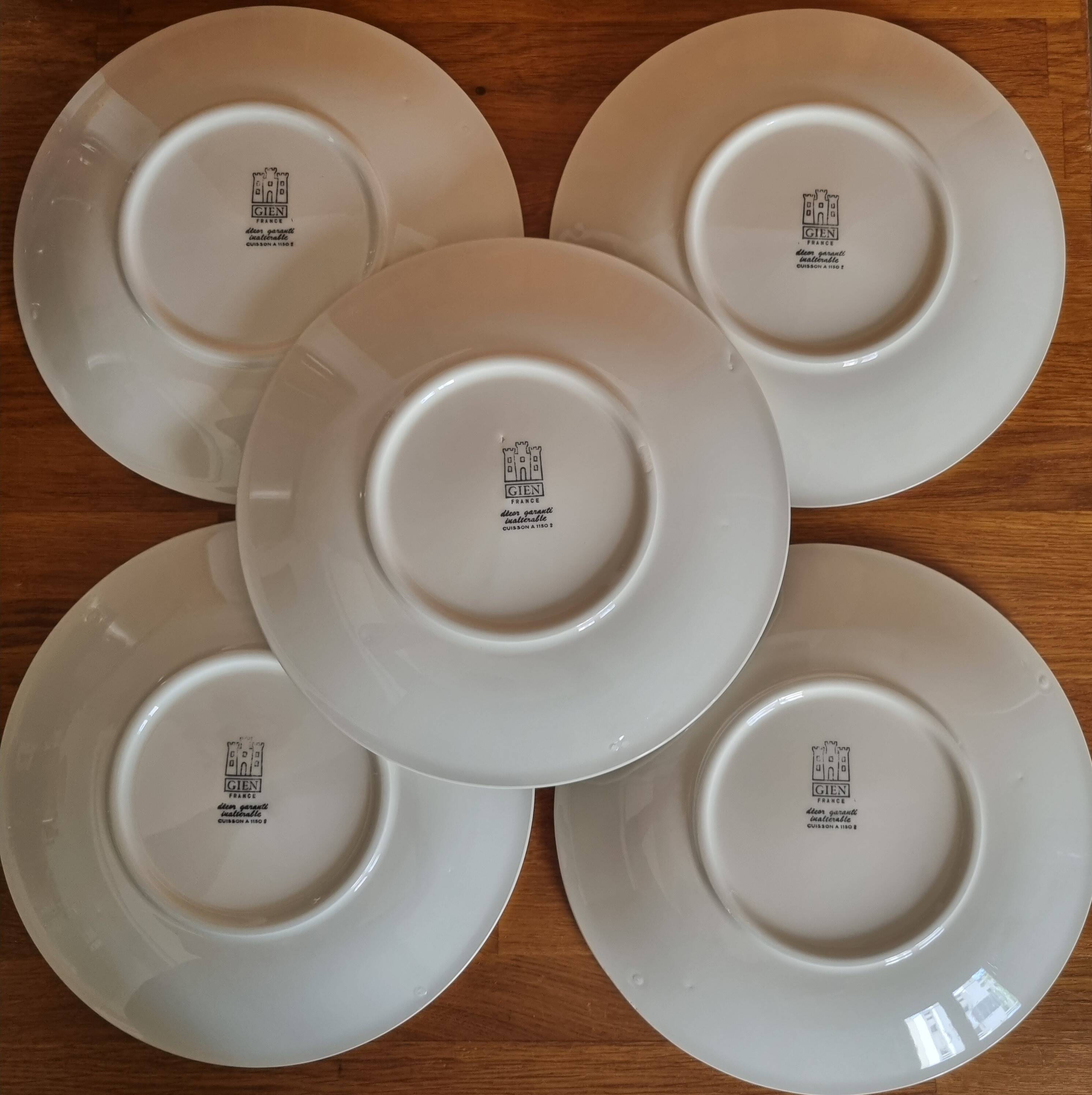 Set of 5 flat faience plates from gien black flower pattern 70s