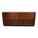 Meuble de rangement/d'apothicaire ou classeur vintage en bois dur hollandais du milieu du siècle