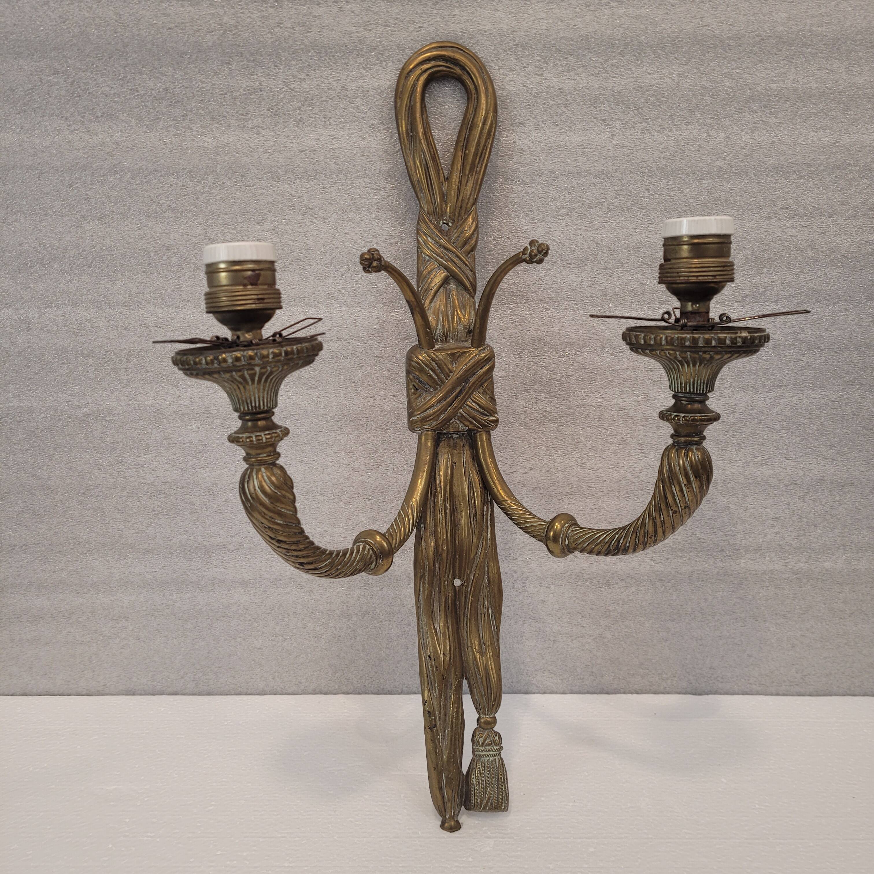 Applique en bronze style Louis XVI, France vers 1900
