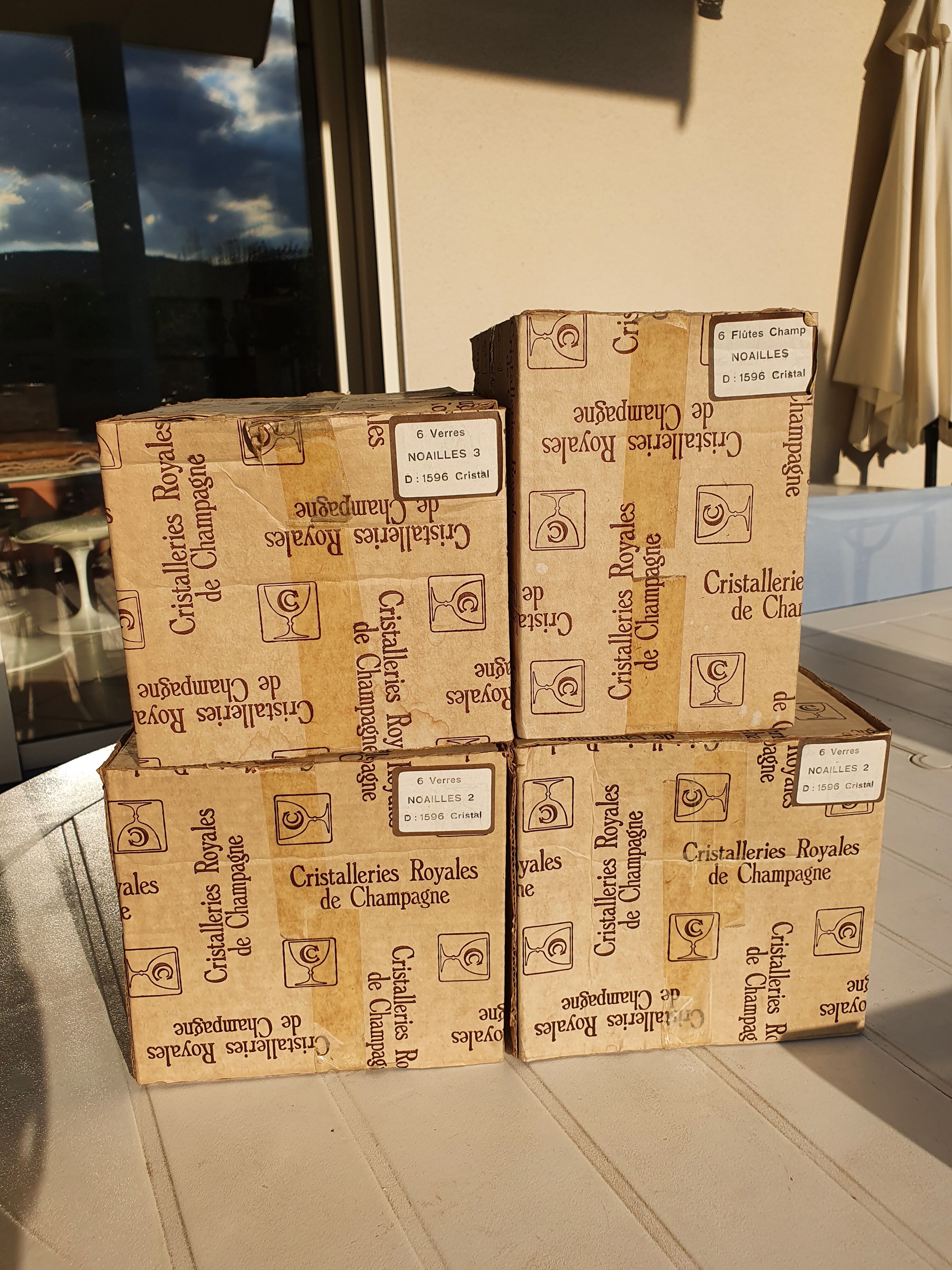 Royal Champagne 24 crystals glasses