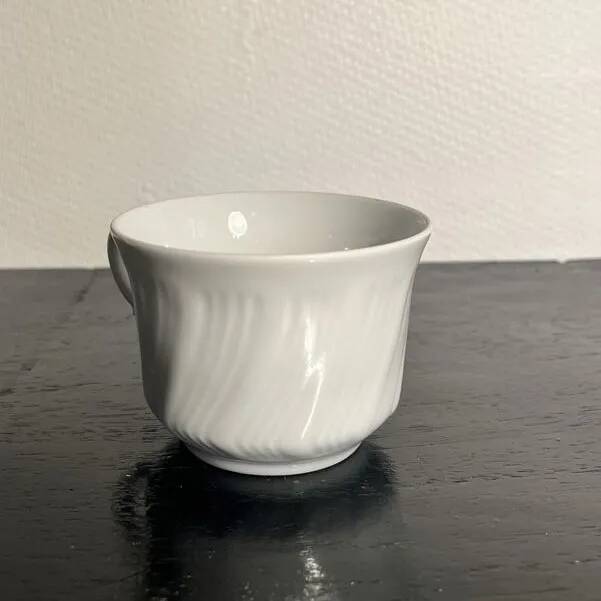 Floral decorative tea cups