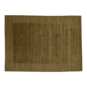 Scandinavian style minimalist relief short pile rug. 232 x 170 cm (91 x 67 in)